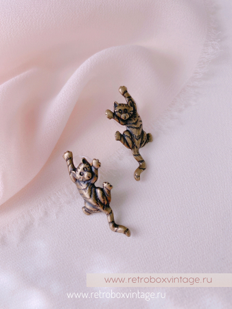 JJ / JONET JEWELRY Серьги-пусеты «Котик-озорник: бронза»