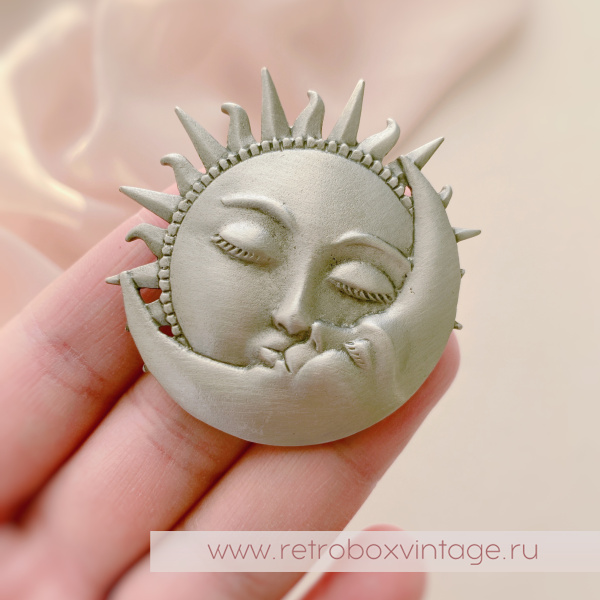 JJ / JONET JEWELRY Брошь "Поцелуй луны и солнца: серебро"