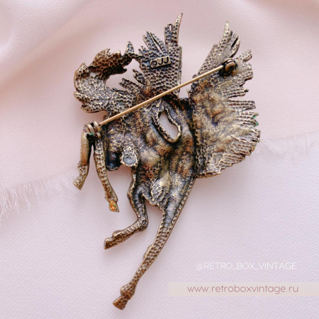 JJ / JONET JEWELRY Брошь «Крылатый пегас: золотистый в бронзе»