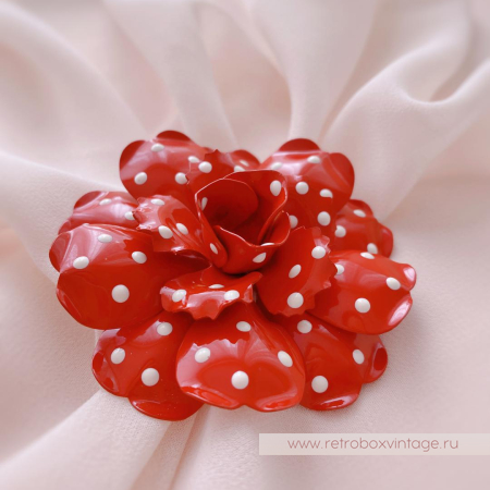 JOAN RIVERS Брошь «Красный цветок в горошек»