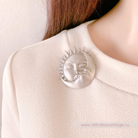 JJ / JONET JEWELRY Брошь "Поцелуй луны и солнца: серебро"