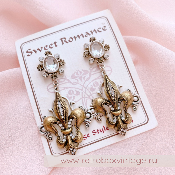 SWEET ROMANCE Серьги «Королевская лилия - флер де лис» SWEET ROMANCE Серьги «Королевская лилия - флер де лис»