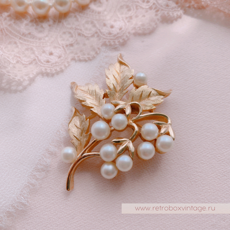 TRIFARI Брошь «Жемчужная земляника»