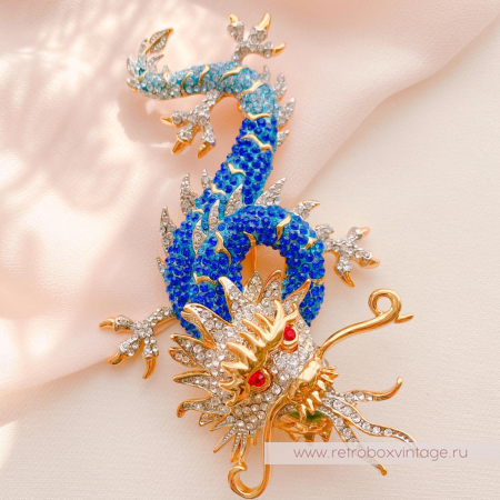 BUTLER AND WILSON Брошь "Синий дракон: сила гармонии"