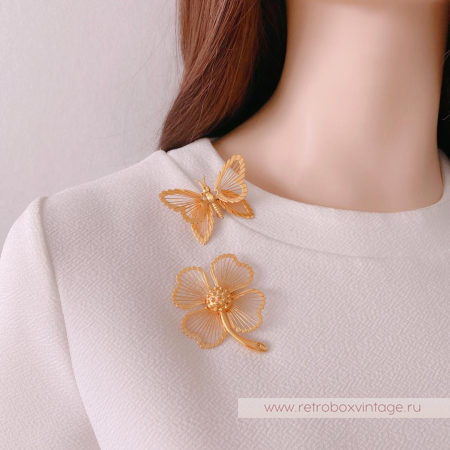 MONET Пара брошей «На удачу: бабочка и клевер»