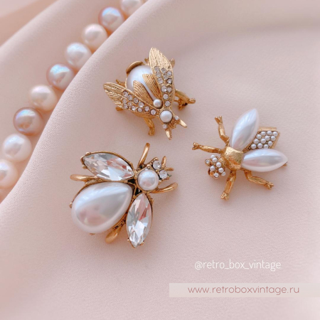 SWEET ROMANCE Трио брошей «Жемчужные пчелки в золоте» (3 шт)