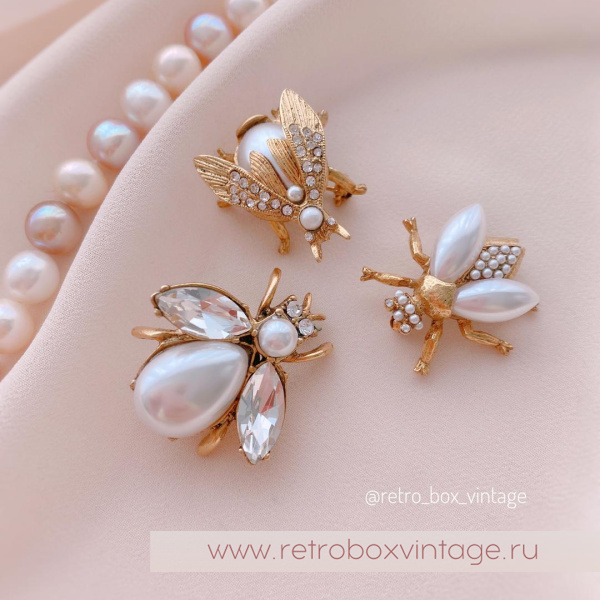 SWEET ROMANCE Трио брошей «Жемчужные пчелки в золоте» (3 шт)