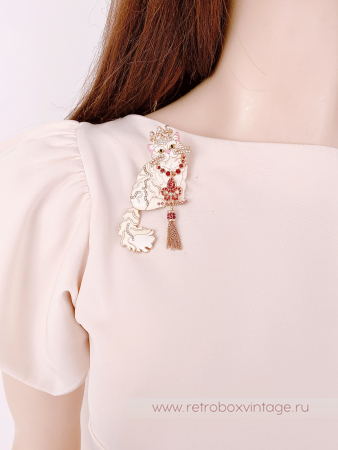RITZY COUTURE Брошь-кулон «Белая королева кошек: золото»