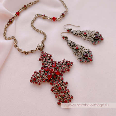 SWEET ROMANCE Кулон на цепочке «Гранатовый крест»