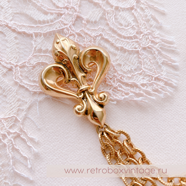 Брошь-шатлен "Сказка Шахерезады с флер-де-лисом" NO NAME