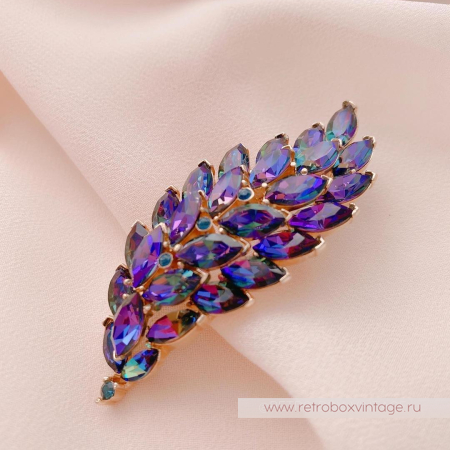 TRIFARI Брошь «Фиолетовое перо» TRIFARI Брошь «Фиолетовое перо»