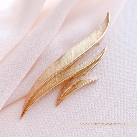 TRIFARI Брошь «Гармония жизни: золото» зигзаг