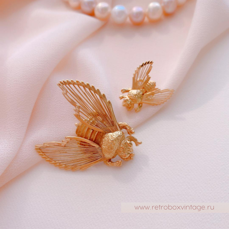 MONET Пара брошей «Воздушные пчелы»