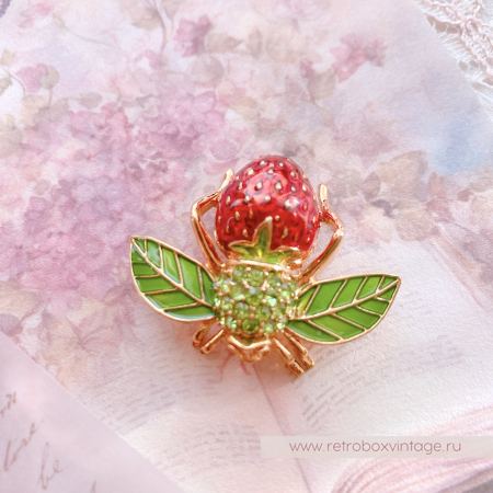 JOAN RIVERS Брошь "Пчелка Земляника"