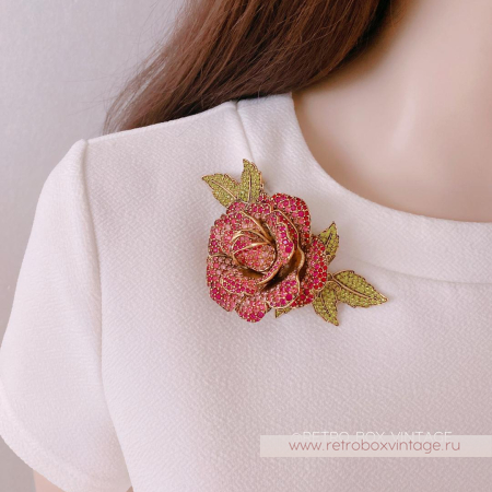 JOAN RIVERS Брошь «Бутон кристальной розы»