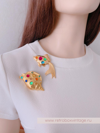 JJ / JONET JEWELRY / PARKLANE Брошь «Радужная ракушка с цветными кабошонами»