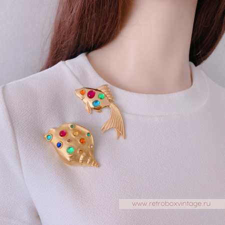 JJ / JONET JEWELRY / PARKLANE Брошь «Радужная ракушка с цветными кабошонами» JJ / JONET JEWELRY / PARKLANE Брошь «Радужная ракушка с цветными кабошонами»