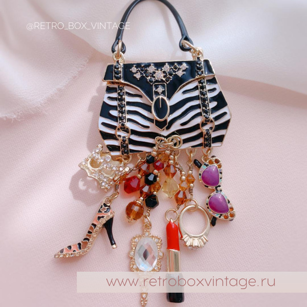 RITZY COUTURE Брошь-кулон «Королева шоппинга: золото»
