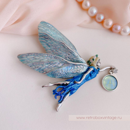 KIRKS FOLLY Брошь-кулон «Астральная фея в синем платье с луной: серебро»