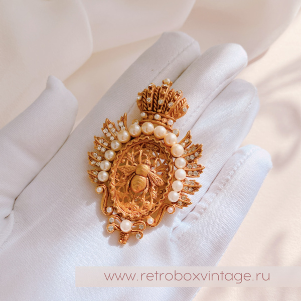 ASKEW LONDON Брошь "Имперская пчела с короной и жемчугом" ASKEW LONDON Брошь "Имперская пчела с короной и жемчугом"
