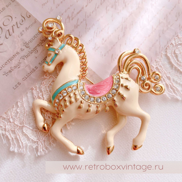 BOB MACKIE Брошь «Царская лошадь: кремовая»