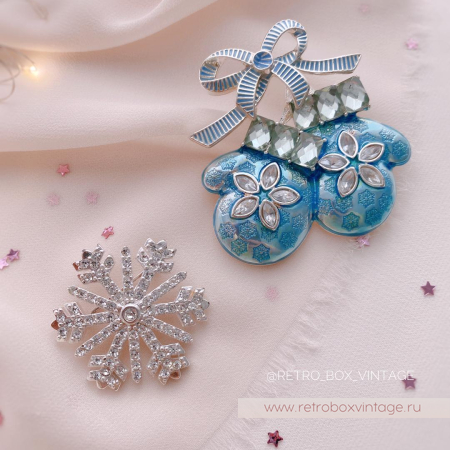 NAPIER Брошь «Голубые рукавички»