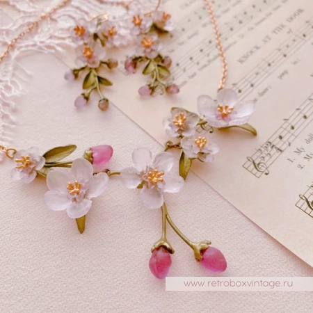 MICHAEL MICHAUD Колье "Нежная весна: цветы персика" крупные цветы