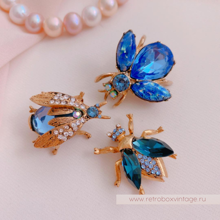 SWEET ROMANCE Трио брошей «Лазурные пчелки: сине-голубые в золоте» (3 шт)