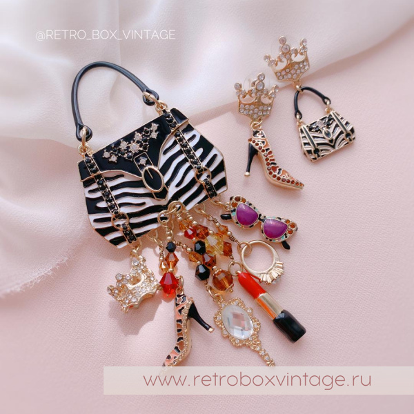RITZY COUTURE Брошь-кулон «Королева шоппинга: золото»