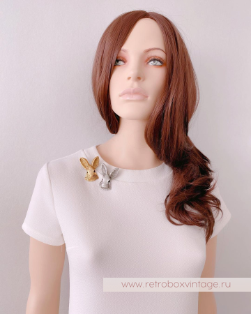 JJ / JONET JEWELRY Брошь «Лунный заяц: серебро»