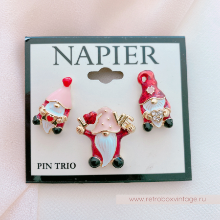 NAPIER Трио брошей-пин «Гномики с сердечками»
