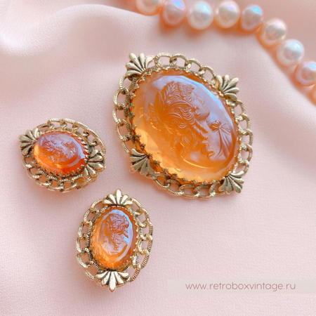 WHITING AND DAVIS Комплект «Медовые камеи» WHITING AND DAVIS Комплект «Медовые камеи»