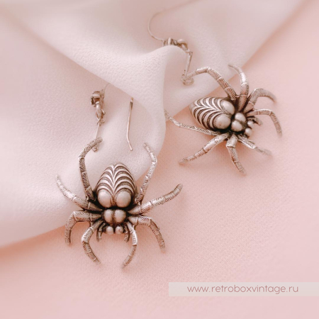 SWEET ROMANCE Серьги «Серебристый паучок»