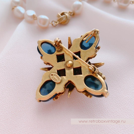 BENEDIKT N.Y. Брошь «Мальтийский крест сапфир»