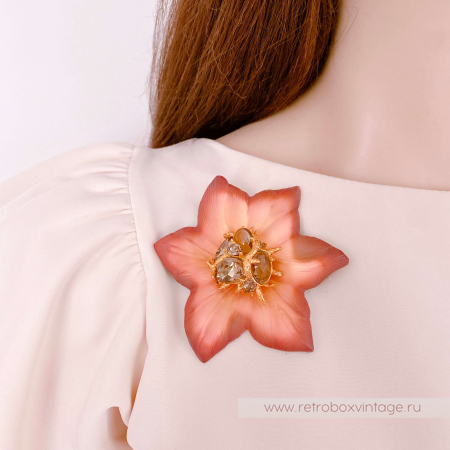 ALEXIS BITTAR Брошь «Пламенный цветок» кристальная сердцевина