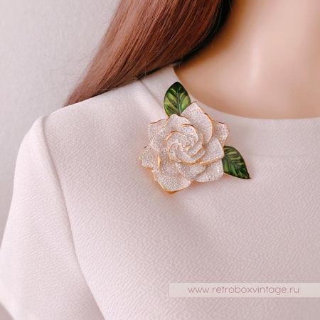 JOAN RIVERS Брошь «Кристальная белая гардения»