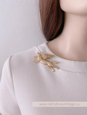 JJ / JONET JEWELRY Брошь «Котик-ангел: золото»