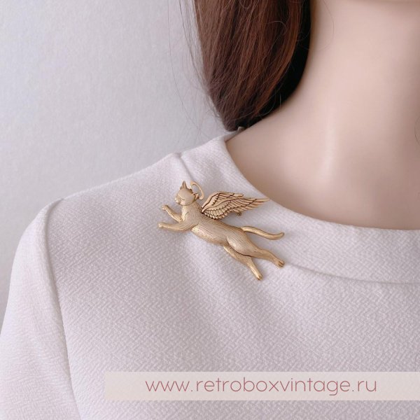 JJ / JONET JEWELRY Брошь «Котик-ангел: золото»