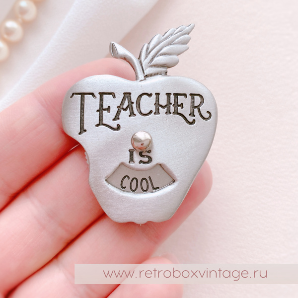 JJ / JONET JEWELRY Брошь-трансформер "Яблоко Ньютона TEACHER IS..."