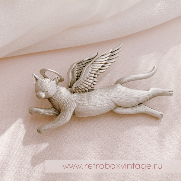 JJ / JONET JEWELRY Брошь «Котик-ангел: серебро»