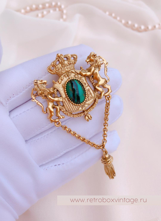 1928 JEWELRY  Брошь «Герб со львами»