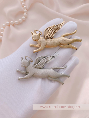 JJ / JONET JEWELRY Брошь «Котик-ангел: серебро»