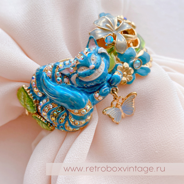 KIRKS FOLLY Браслет-каф "Чеширский кот в саду" эмаль / Коллекция "Алиса в стране чудес" KIRKS FOLLY Браслет-каф "Чеширский кот в саду" эмаль / Коллекция "Алиса в стране чудес"