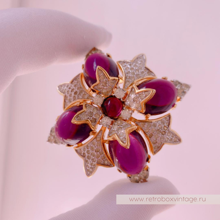 JOMAZ Брошь «Пурпурная звезда: мальтийский крест » JOMAZ Брошь «Пурпурная звезда: мальтийский крест »