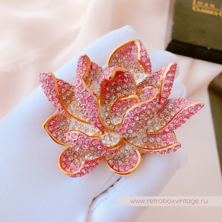 JOAN RIVERS Брошь «Розовый лотос» коллекционная