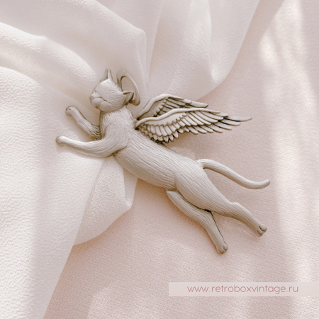 JJ / JONET JEWELRY Брошь «Котик-ангел: серебро»