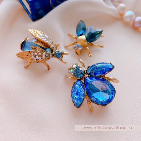 SWEET ROMANCE Трио брошей «Лазурные пчелки: сине-голубые в золоте» (3 шт)