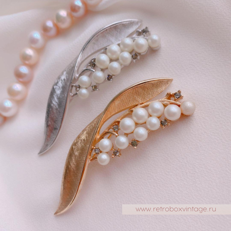 TRIFARI Брошь «Ландыш жемчужный: золото» pat.172560 (с небольшим нюансом) -30%