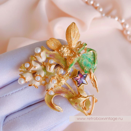KIRKS FOLLY Брошь «Жемчужная фея ландышей в розовом платье»
