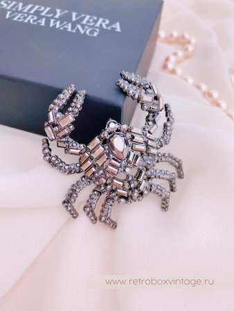 VERA WANG Брошь «Счастливый крабик»